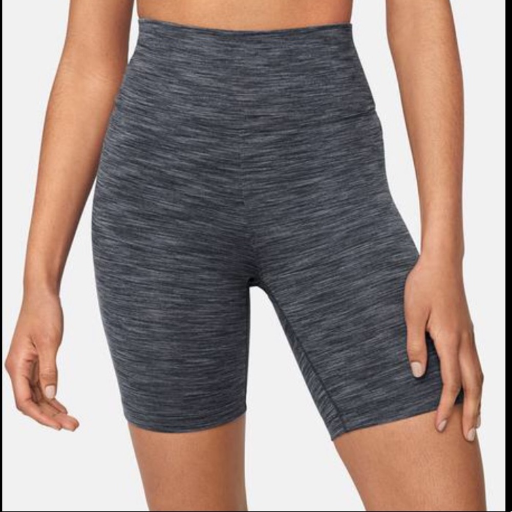 Outdoor voices freeform / flow bike shorts gray